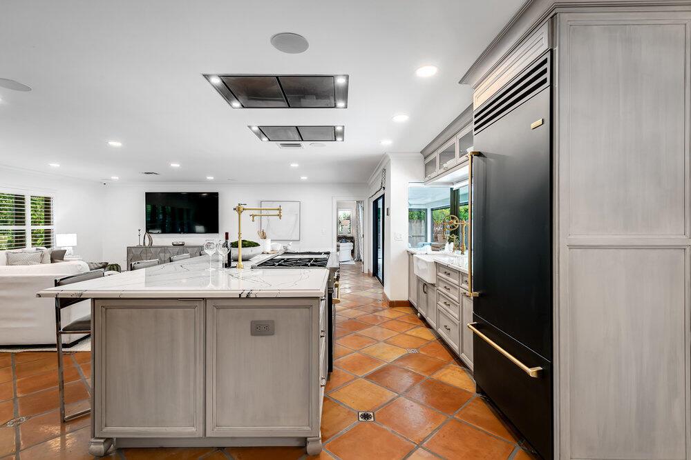 874 Hibiscus Street
