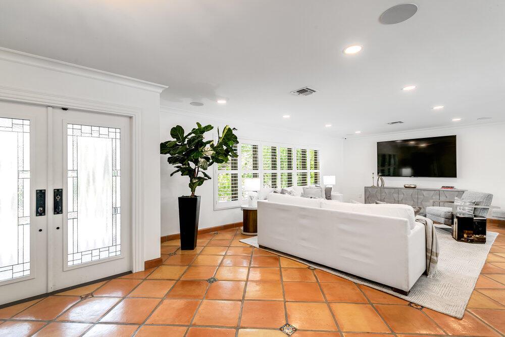 874 Hibiscus Street