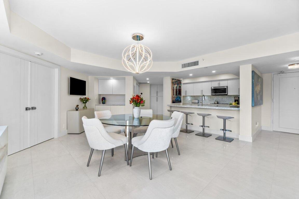 100 SE 5th Avenue Unit: 305