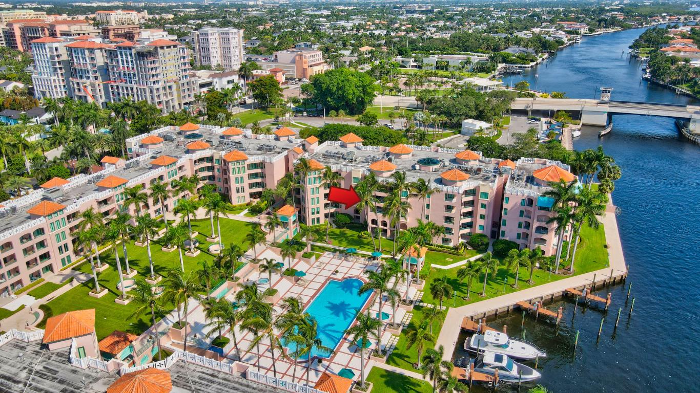 100 SE 5th Avenue Unit: 305