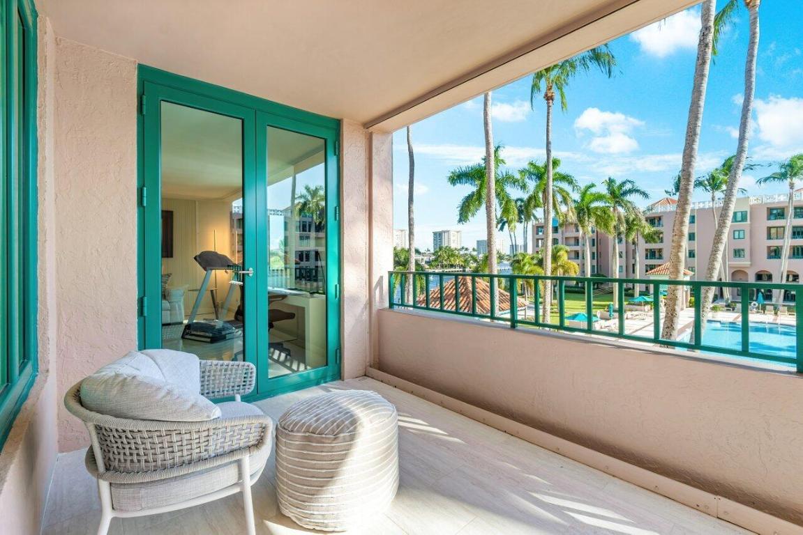 100 SE 5th Avenue Unit: 305