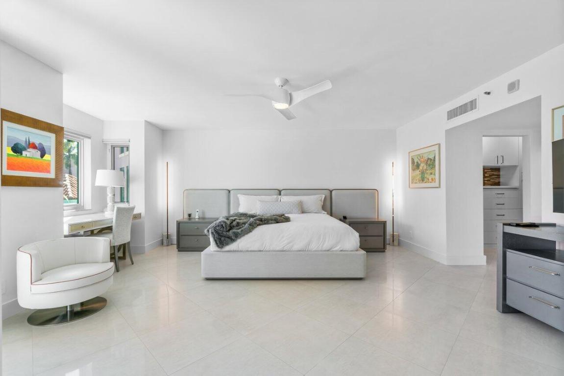100 SE 5th Avenue Unit: 305