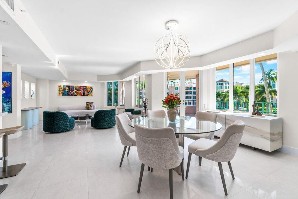 100 SE 5th Avenue Unit: 305