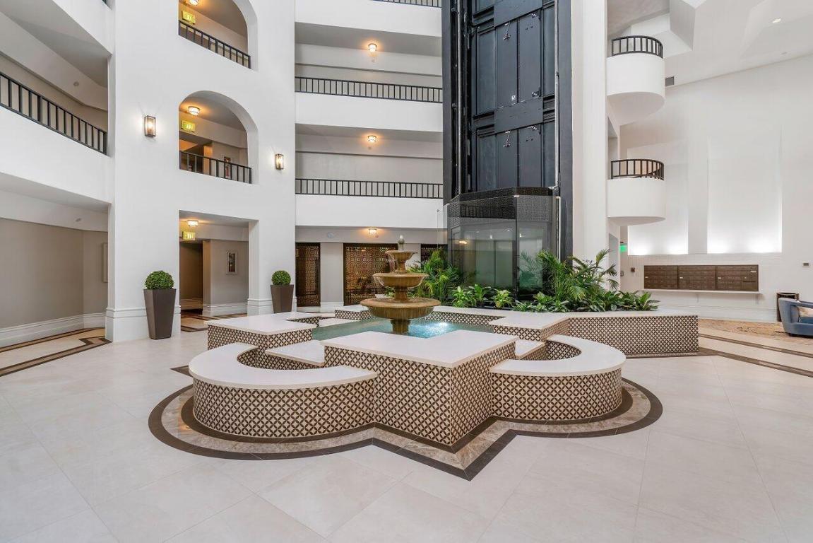100 SE 5th Avenue Unit: 305
