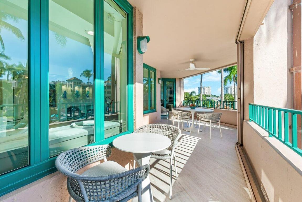 100 SE 5th Avenue Unit: 305