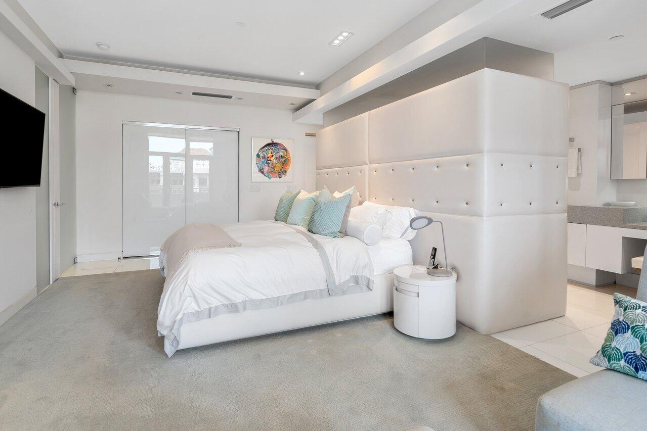 300 SE 5th Avenue Unit: 8080