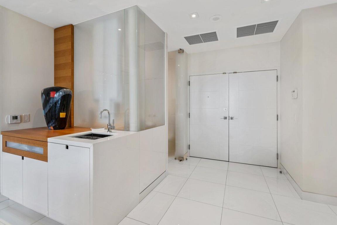 300 SE 5th Avenue Unit: 8080