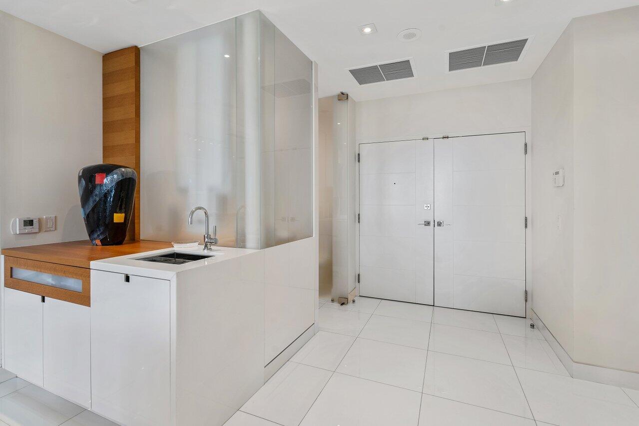 300 SE 5th Avenue Unit: 8080