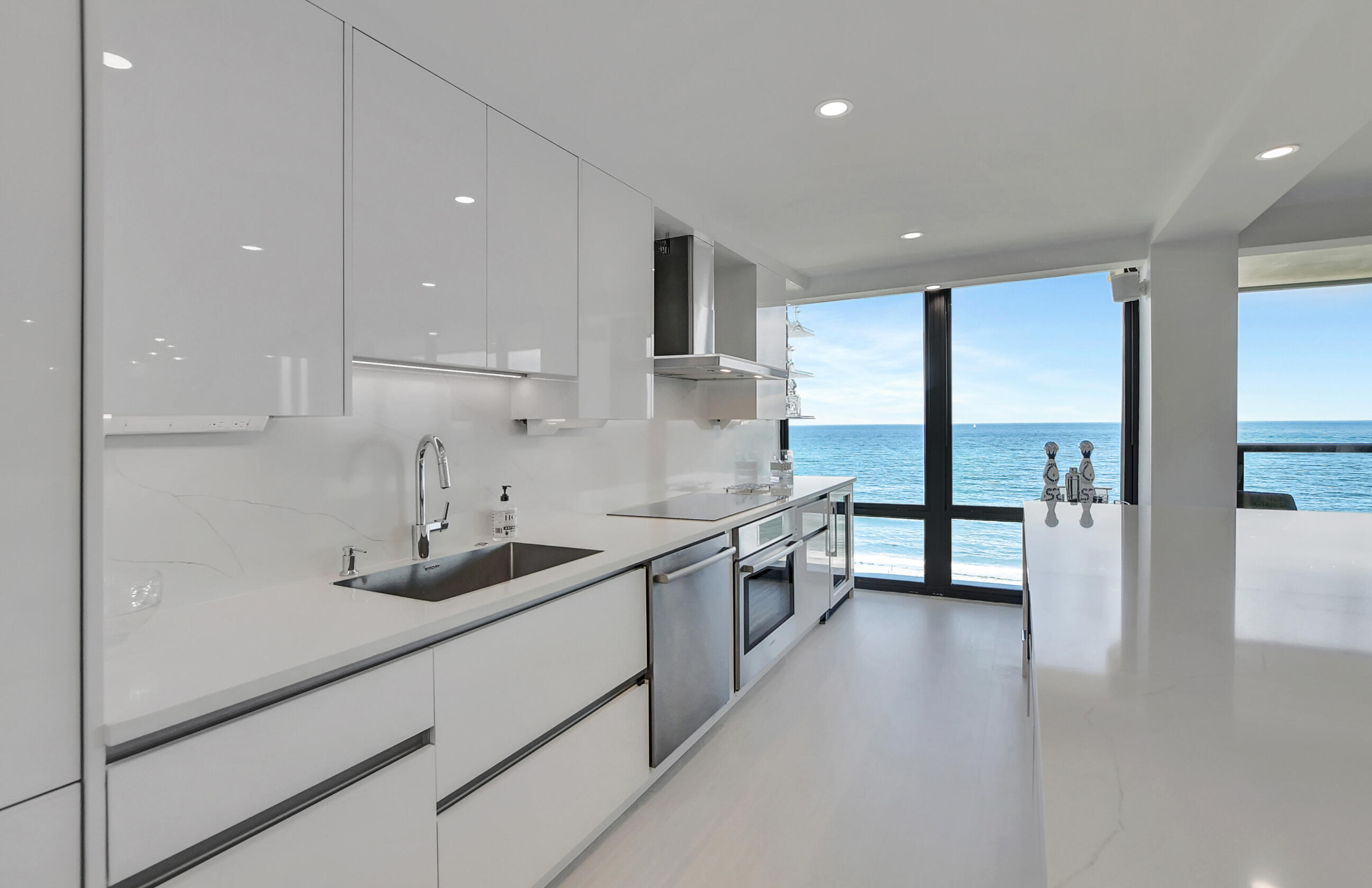 250 S Ocean Boulevard 3c