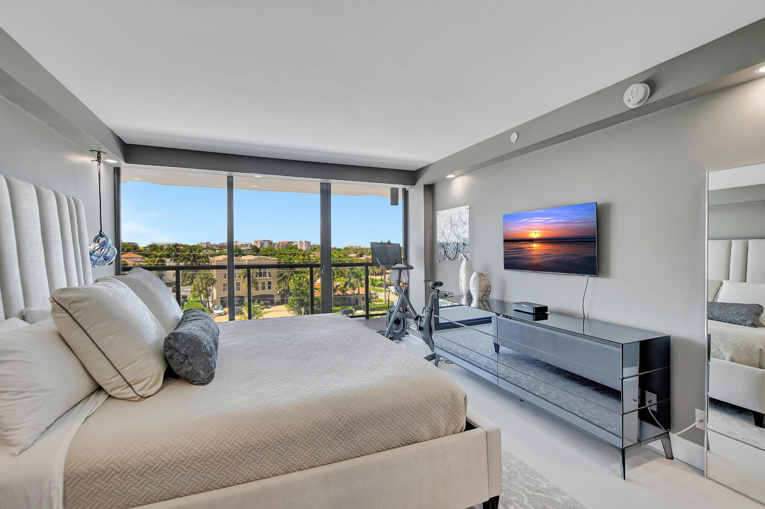 250 S Ocean Boulevard 3c