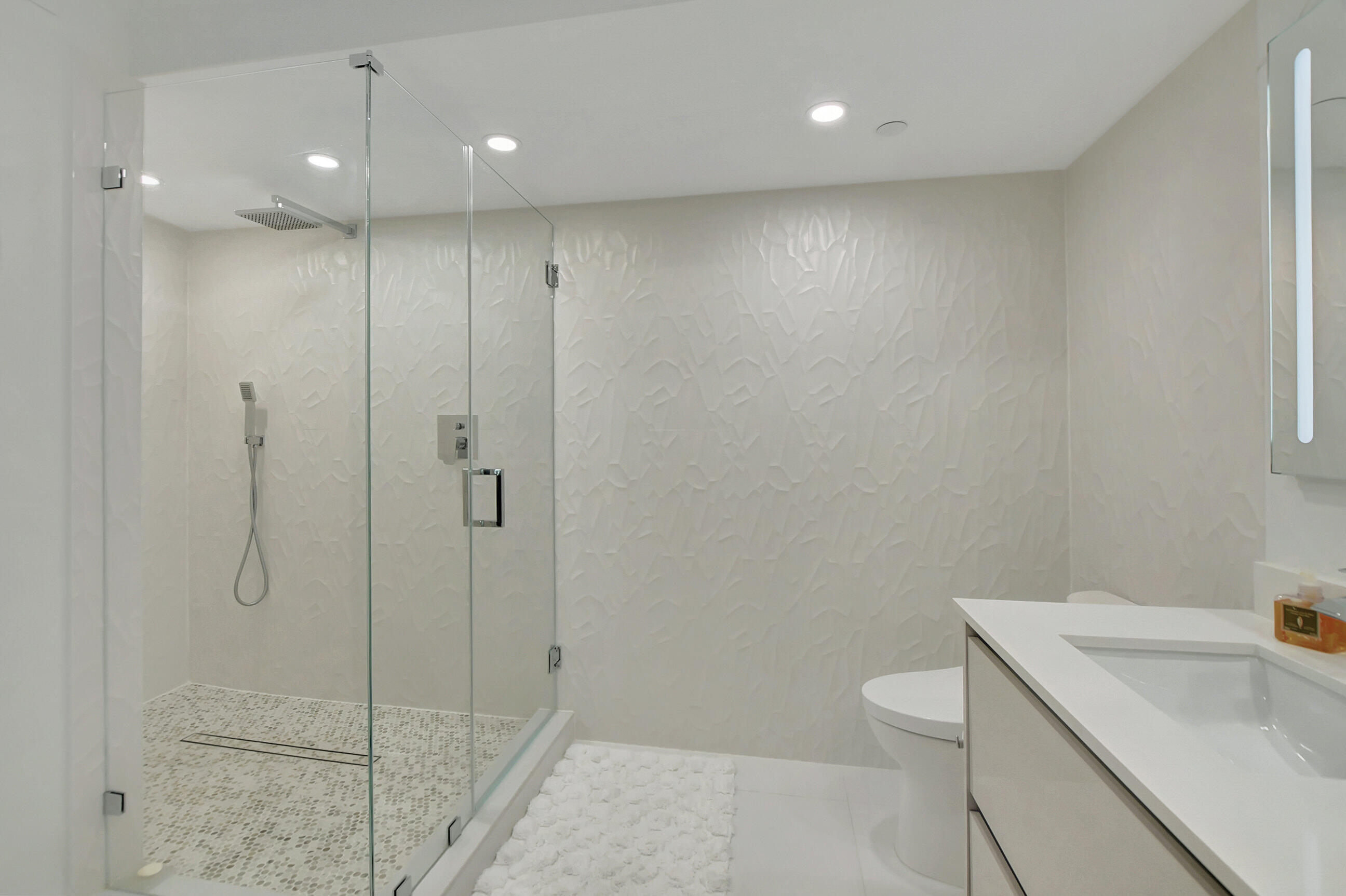 250 S Ocean Boulevard 3c
