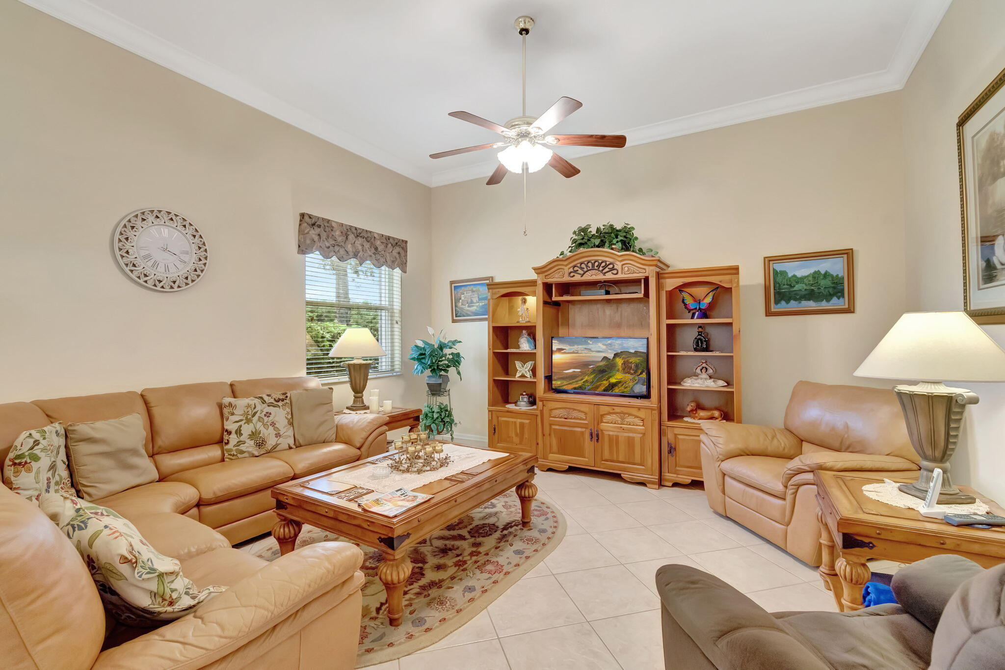 6546 Arno Way
