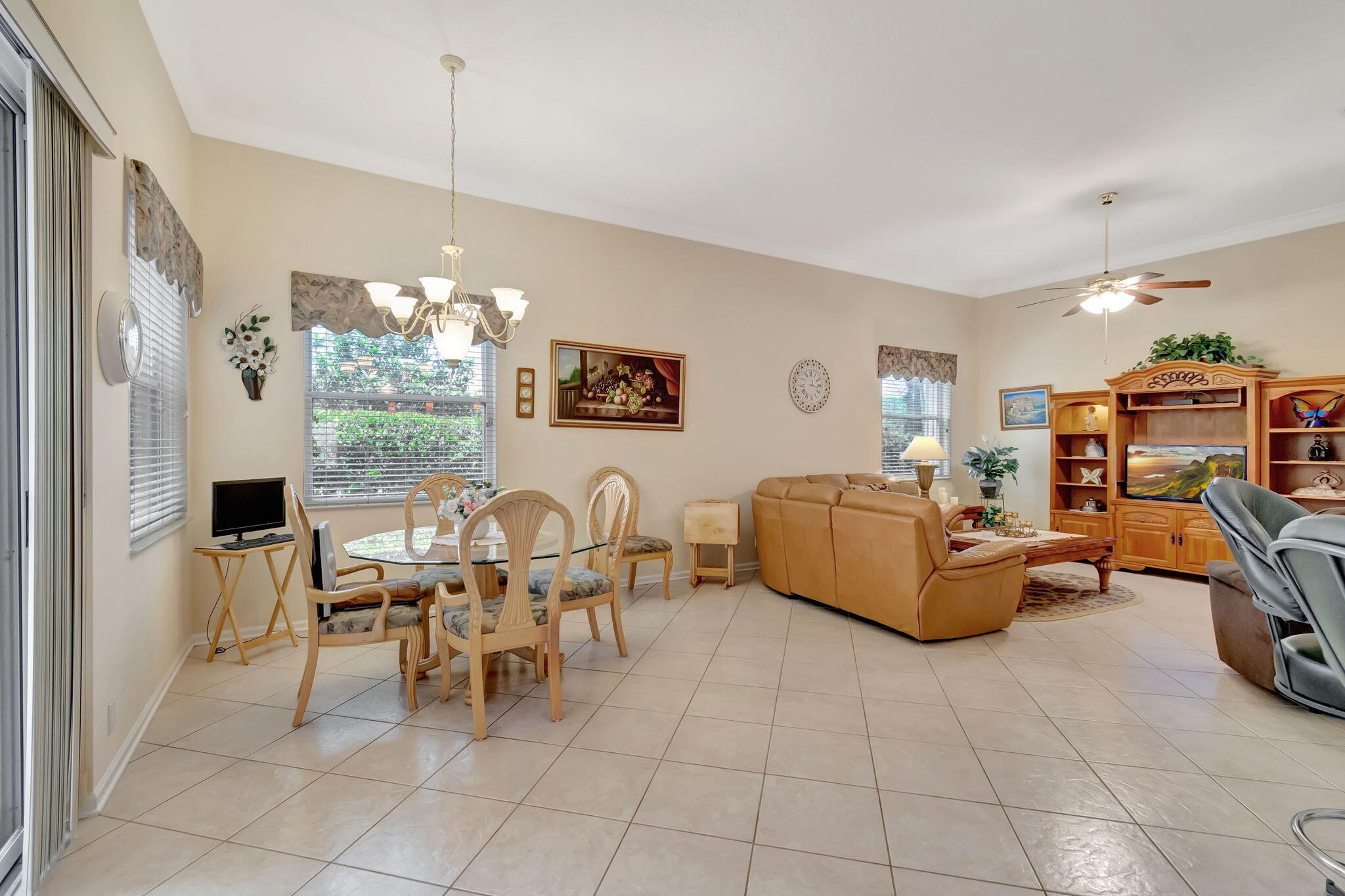 6546 Arno Way