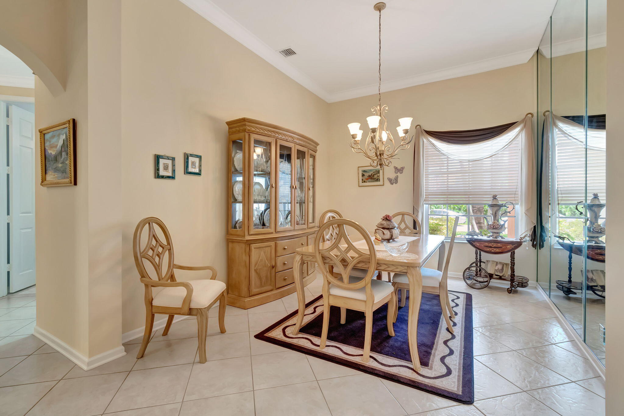 6546 Arno Way