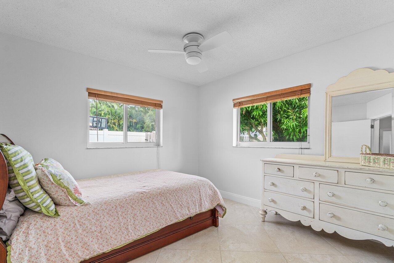 1041 SW 7th Street