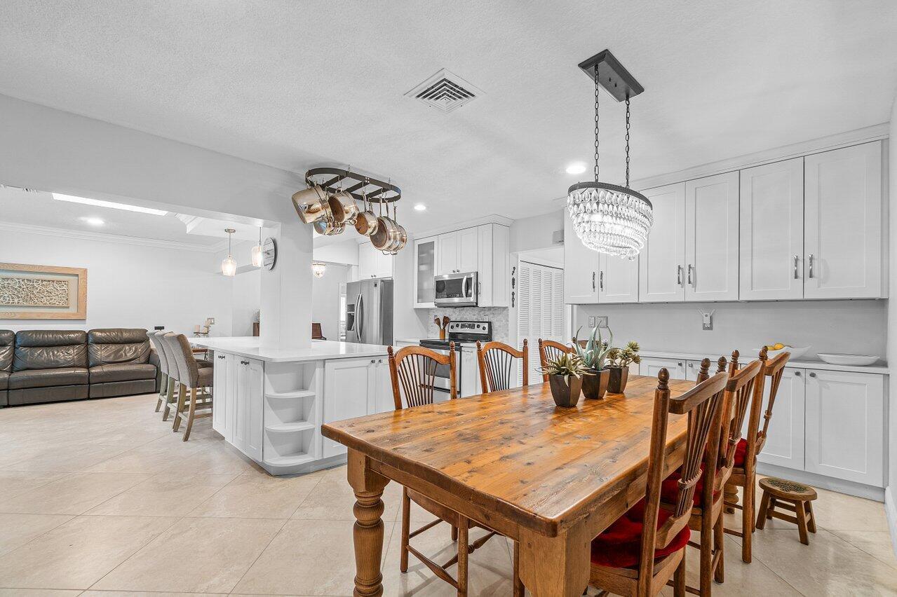1041 SW 7th Street