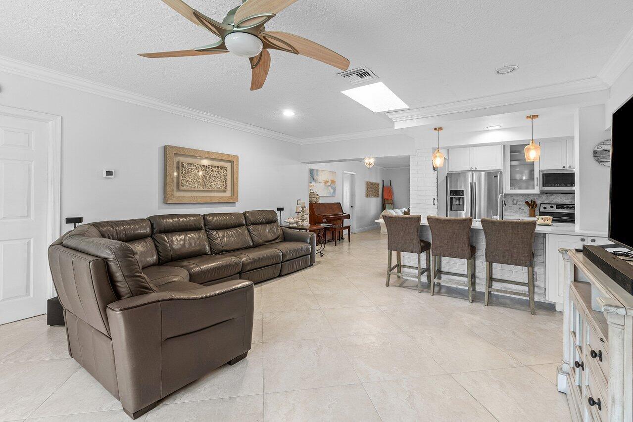 1041 SW 7th Street
