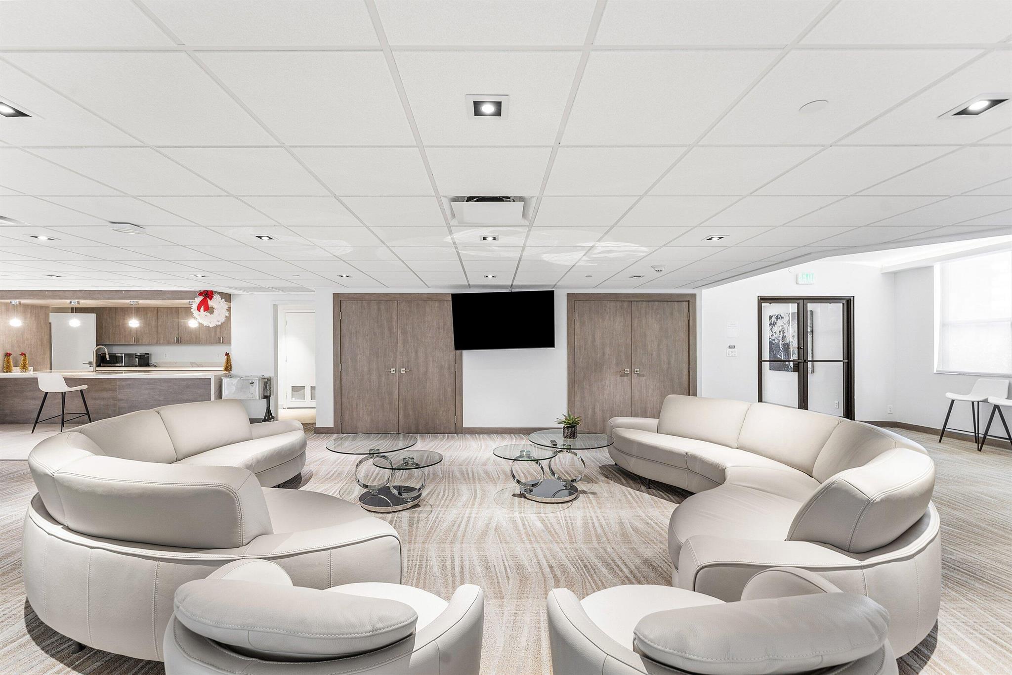 1155 Hillsboro Mile 109