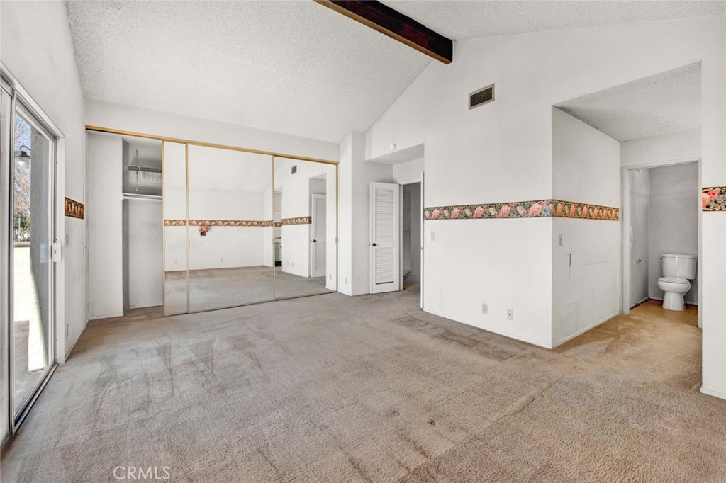 3121 S Sycamore Street