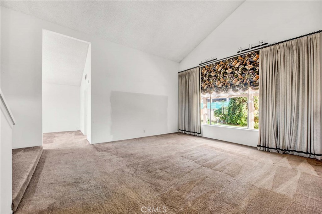 3121 S Sycamore Street