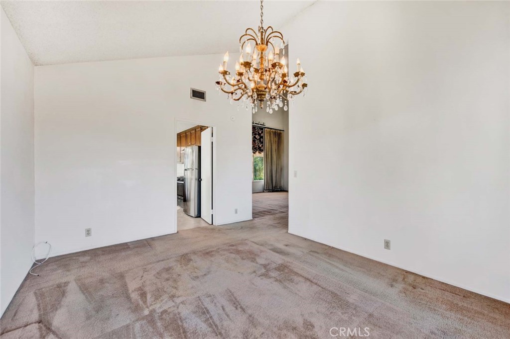 3121 S Sycamore Street