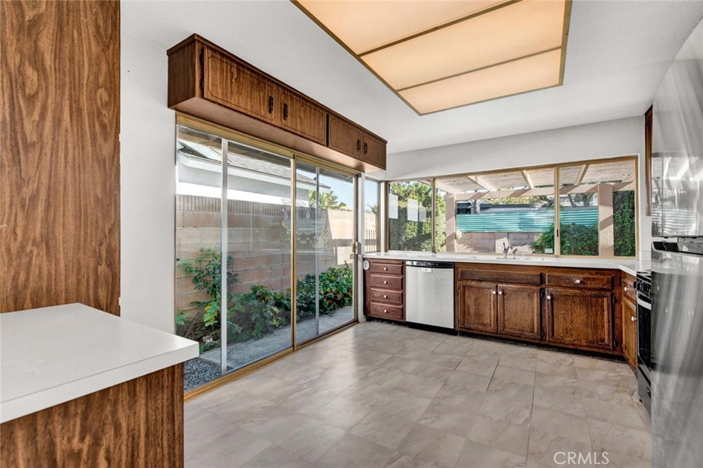 3121 S Sycamore Street