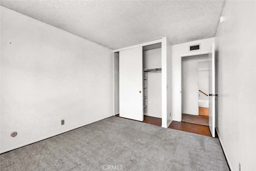 3121 S Sycamore Street