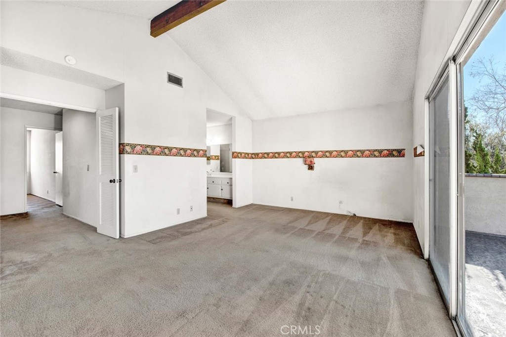 3121 S Sycamore Street