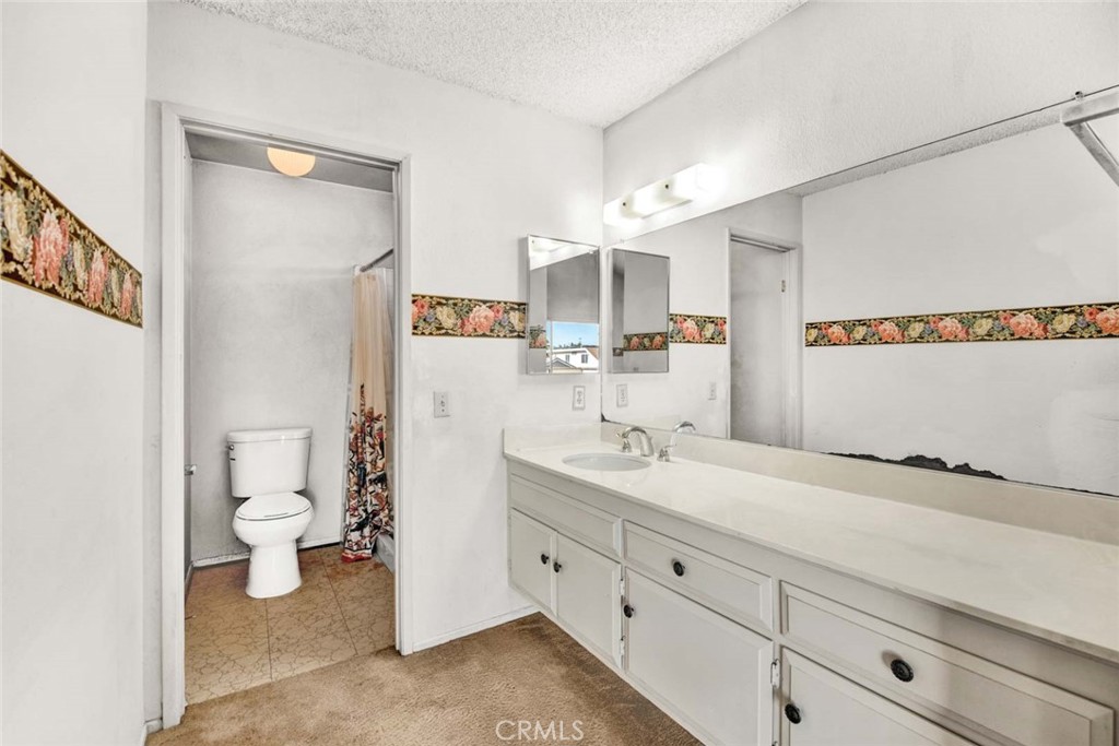 3121 S Sycamore Street