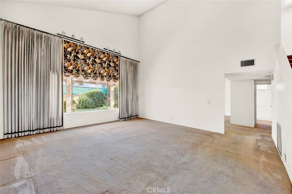 3121 S Sycamore Street