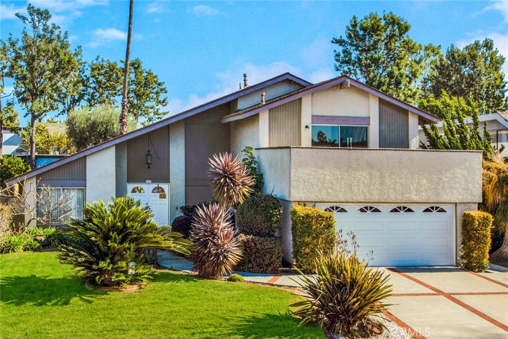 3121 S Sycamore Street