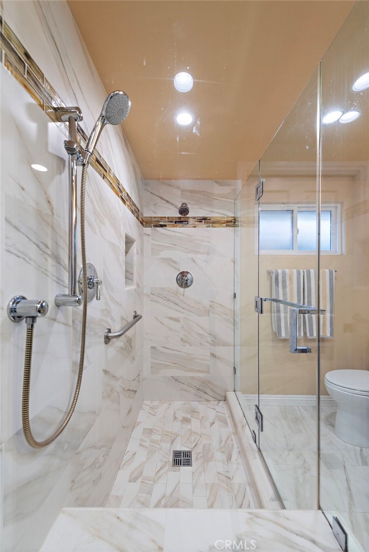 18439 Colville Street