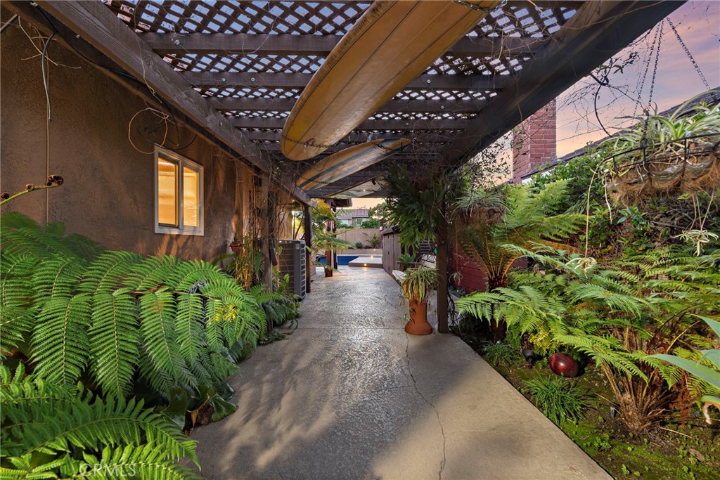 18439 Colville Street