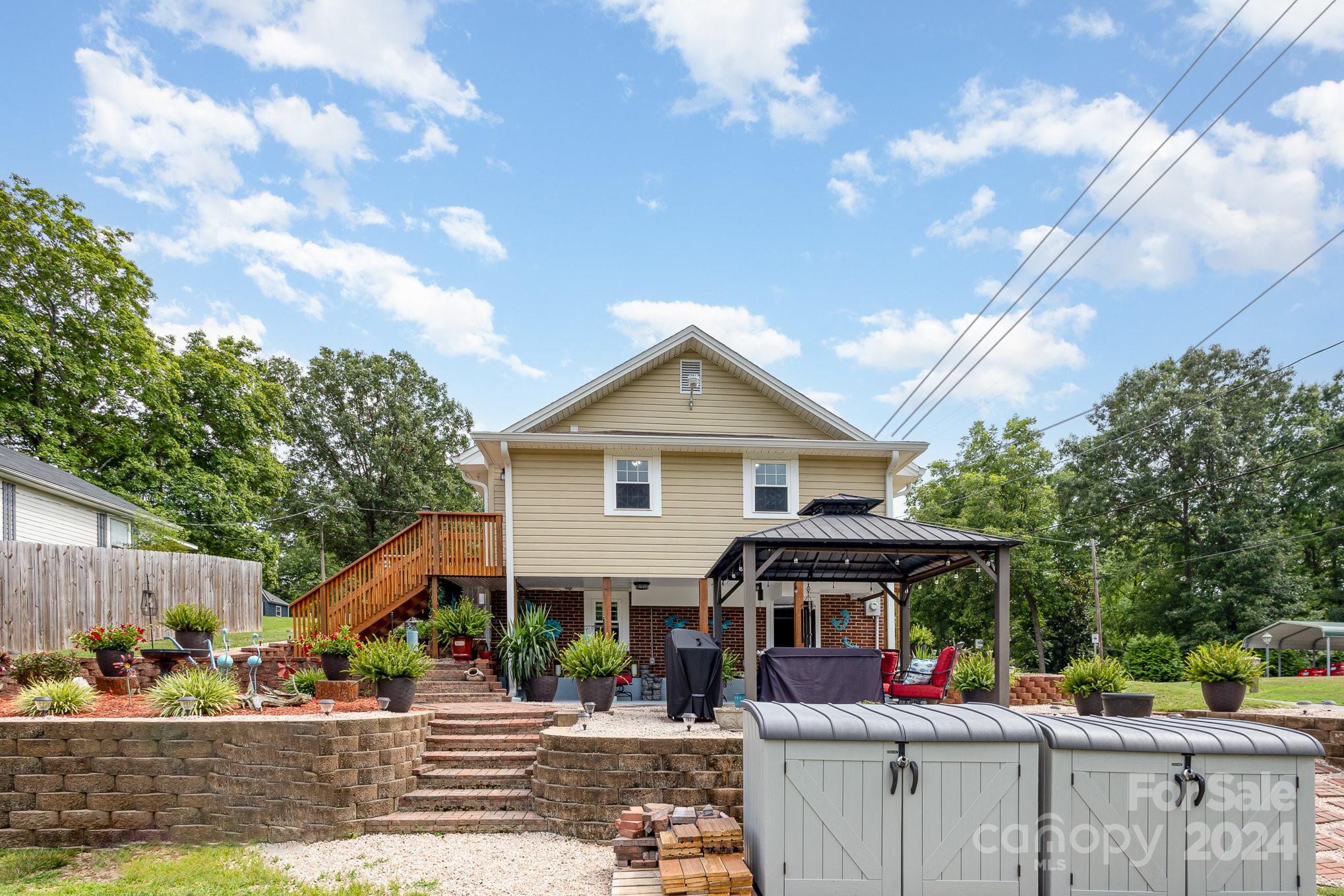 318 Westview Street