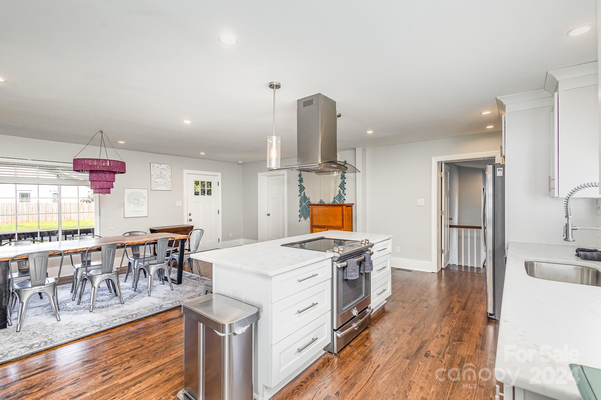 4301 Acorn Street