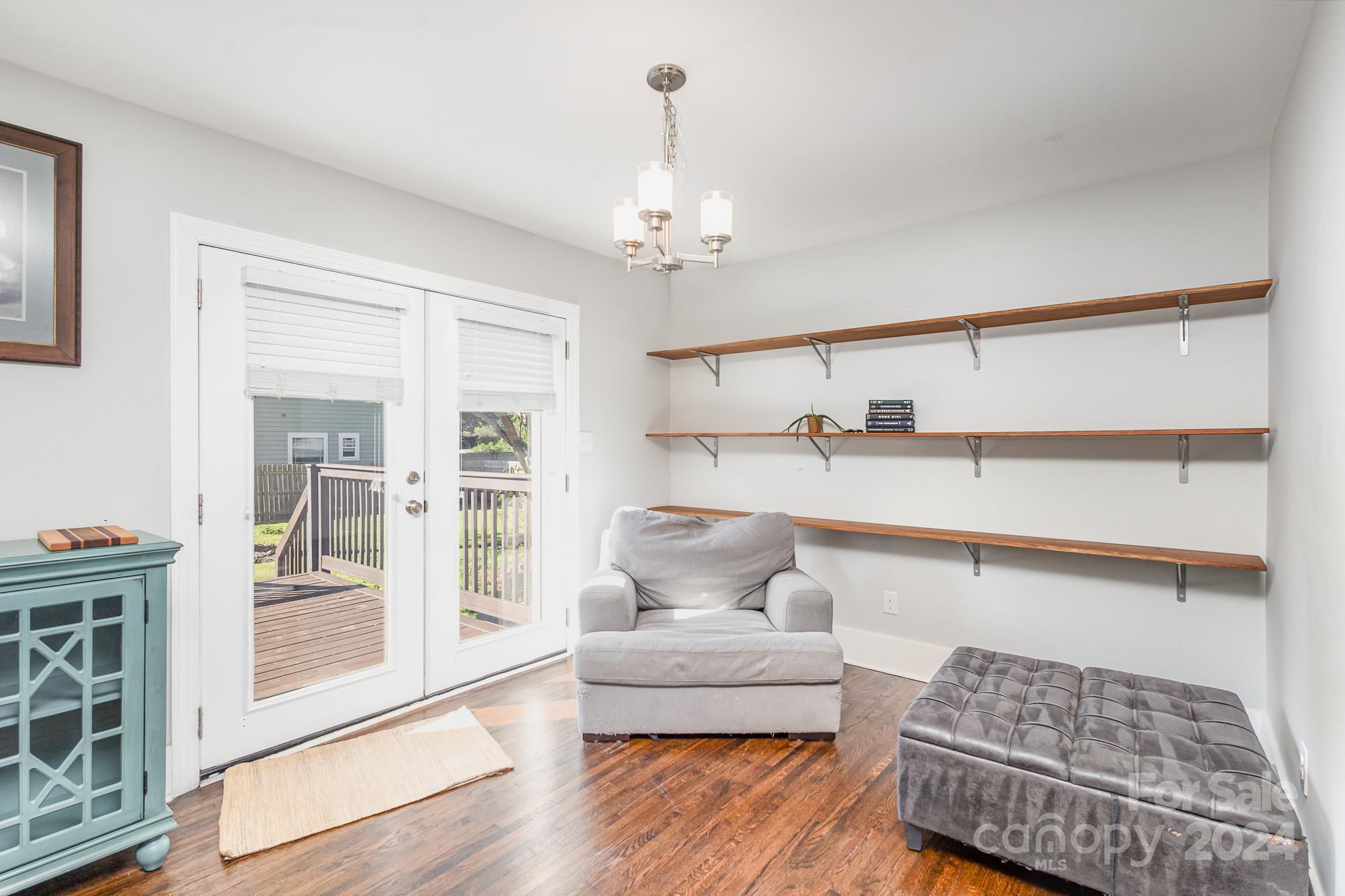 4301 Acorn Street