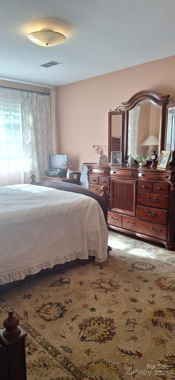 425 Roselawn Place
