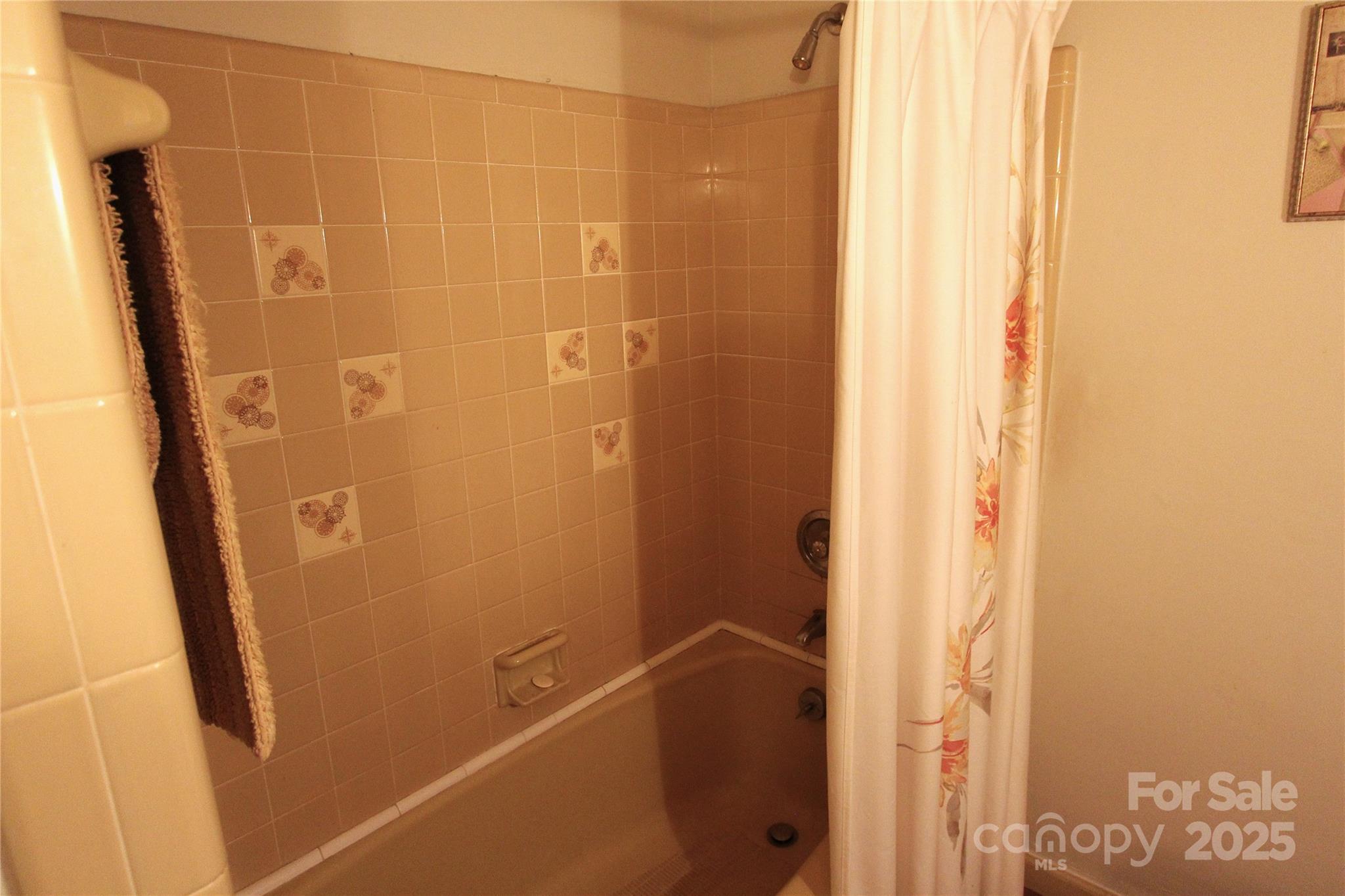 425 Roselawn Place