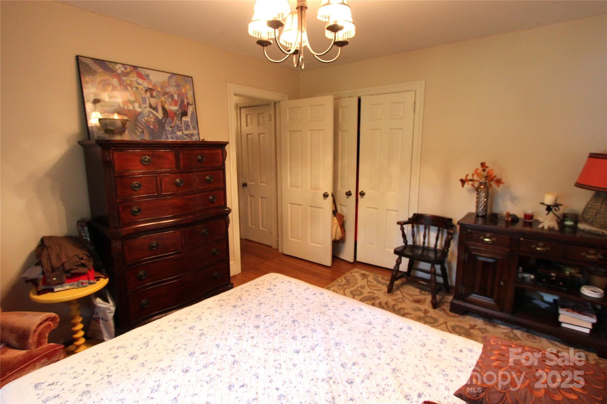 425 Roselawn Place
