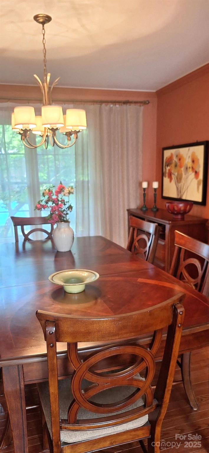 425 Roselawn Place