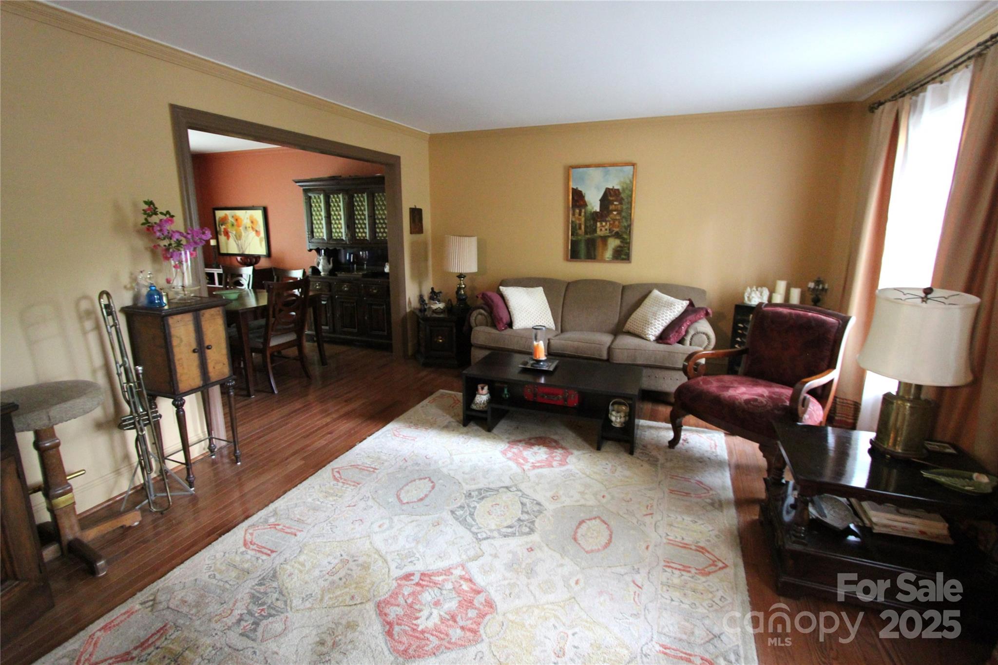 425 Roselawn Place