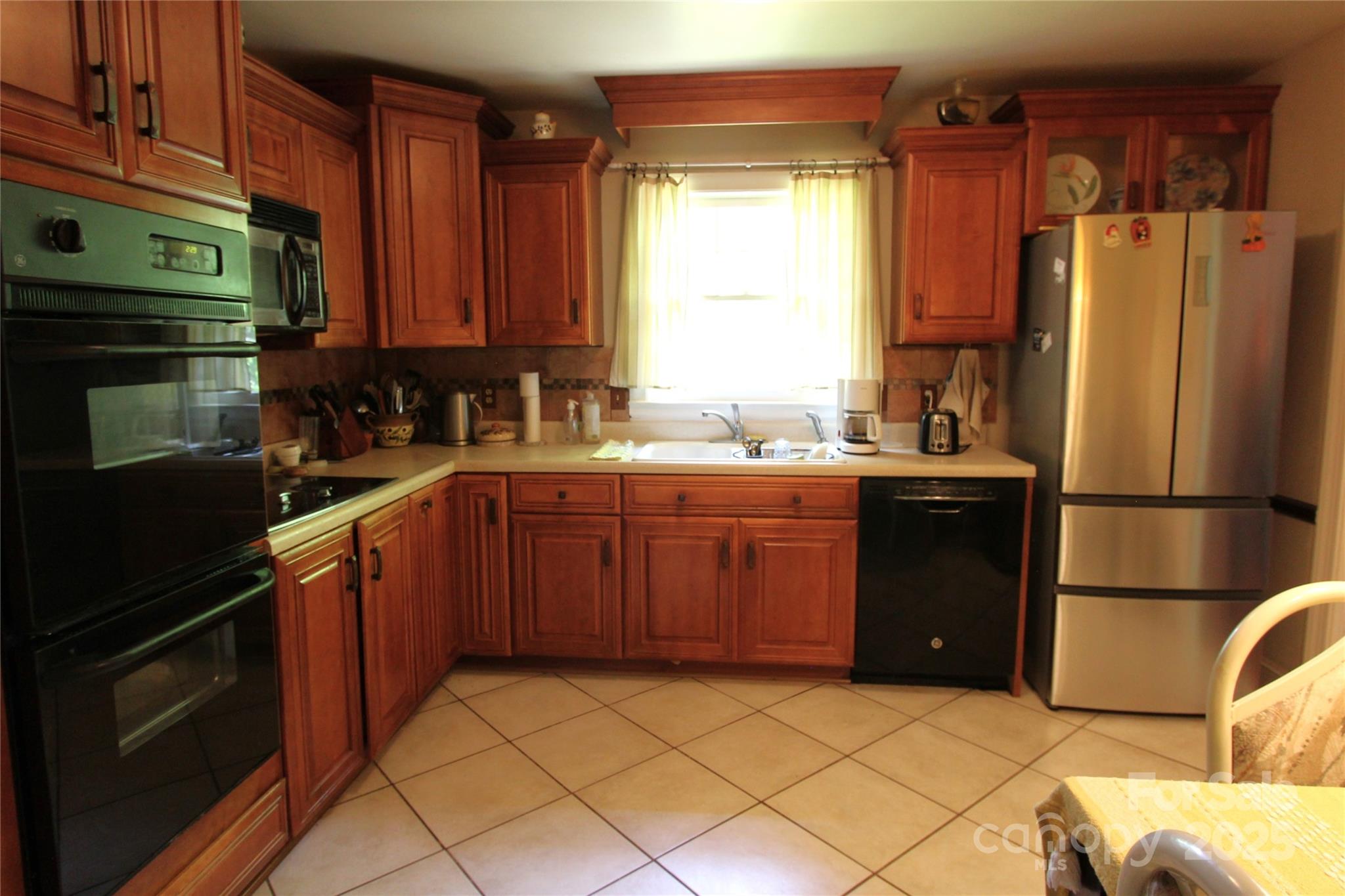 425 Roselawn Place