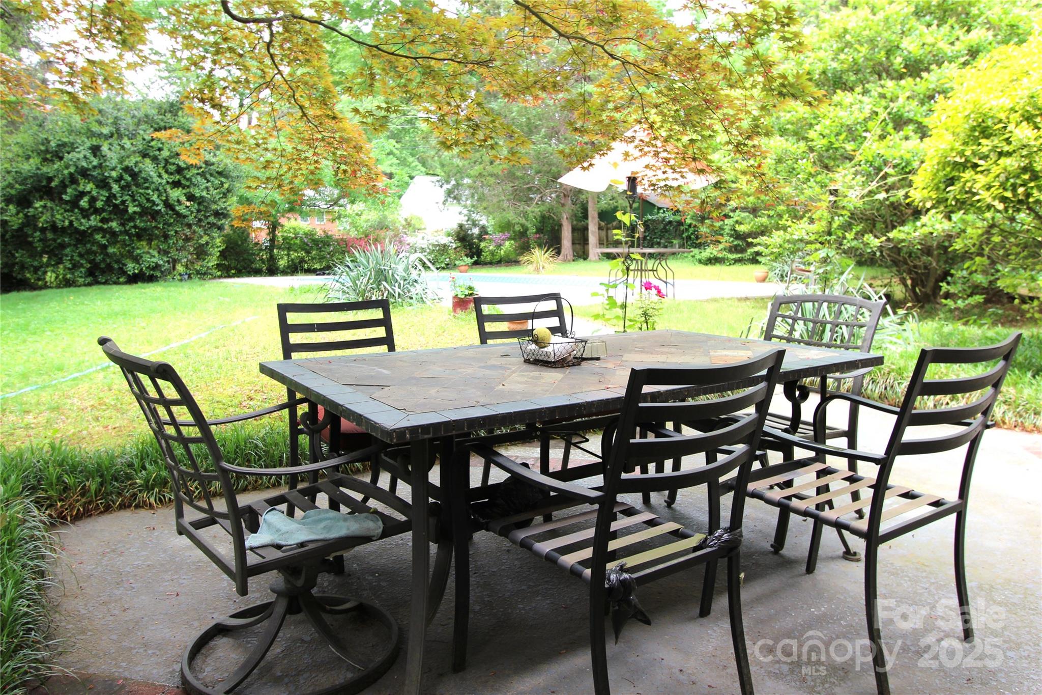 425 Roselawn Place