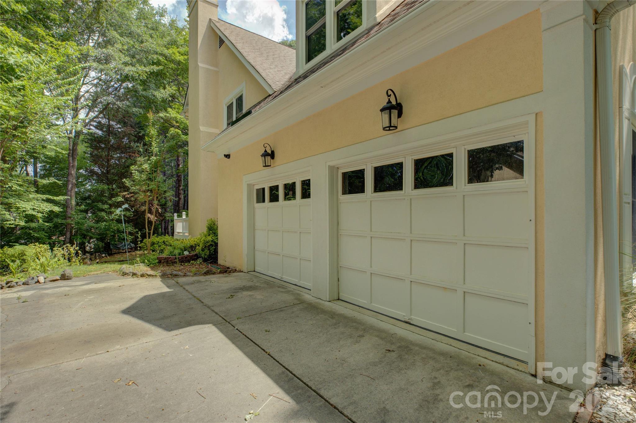 15608 Woodland Ridge Lane Unit: 13