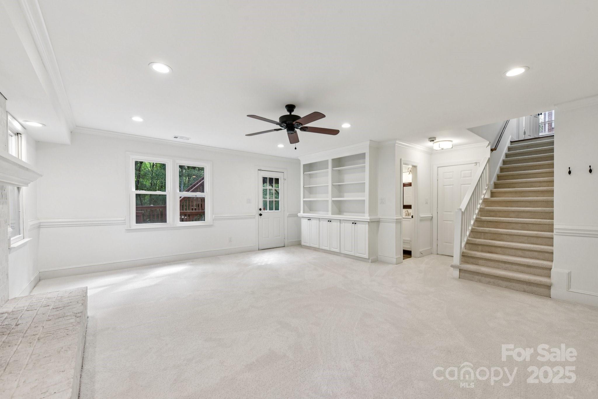 6911 Chatford Lane