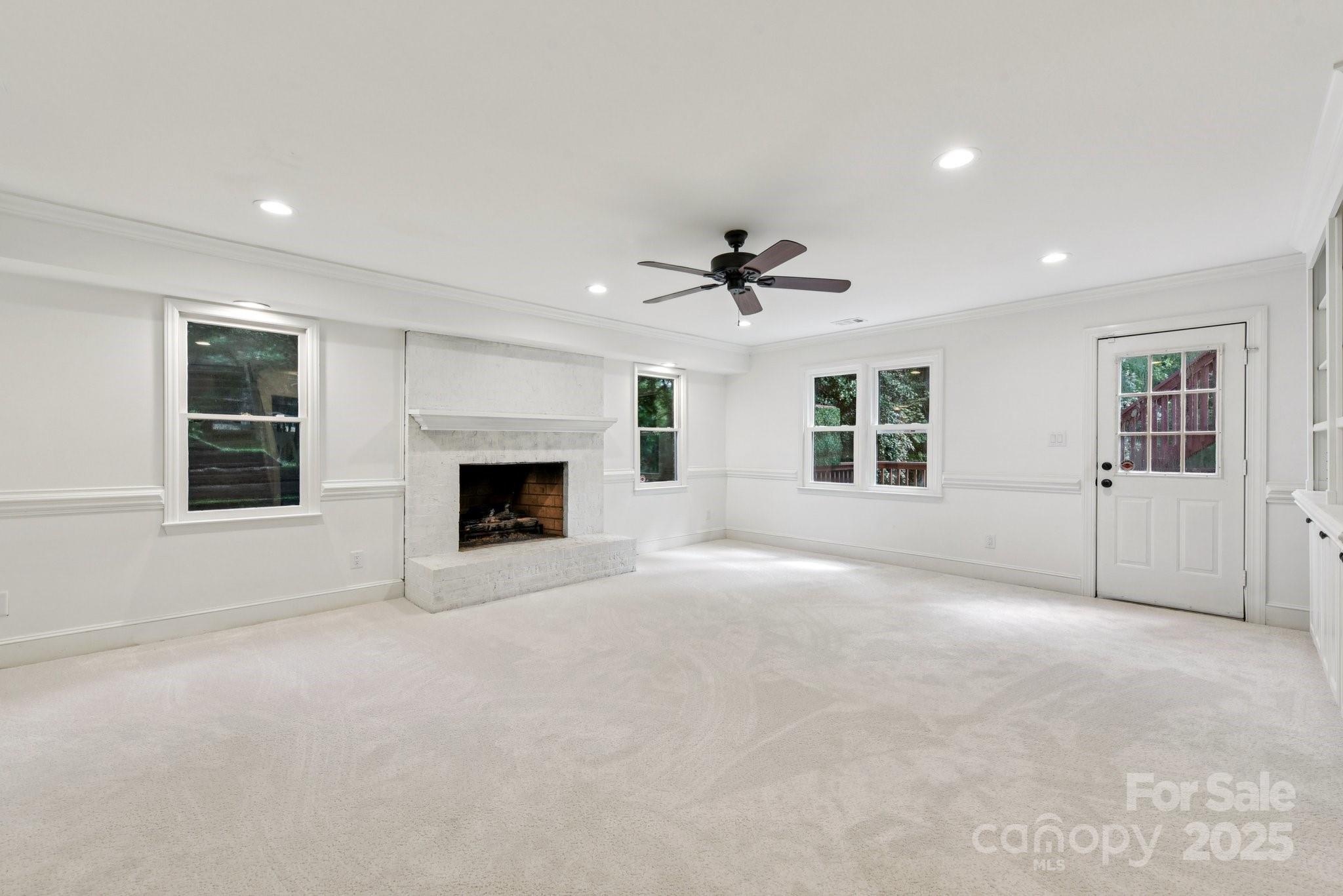 6911 Chatford Lane