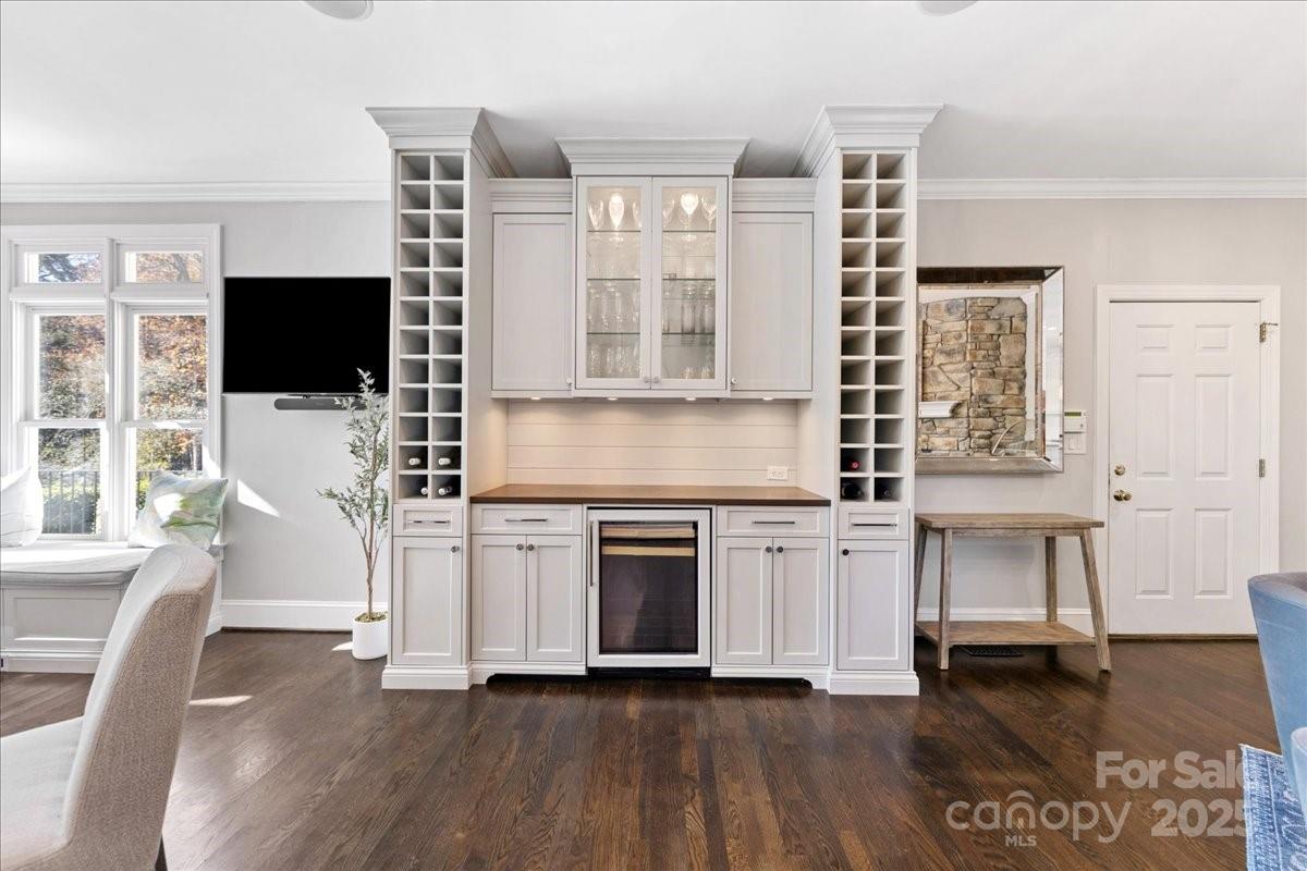 7625 Seton House Lane