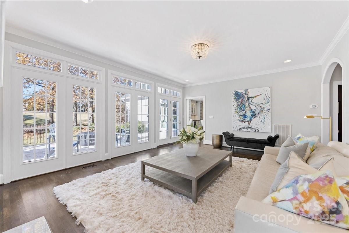7625 Seton House Lane
