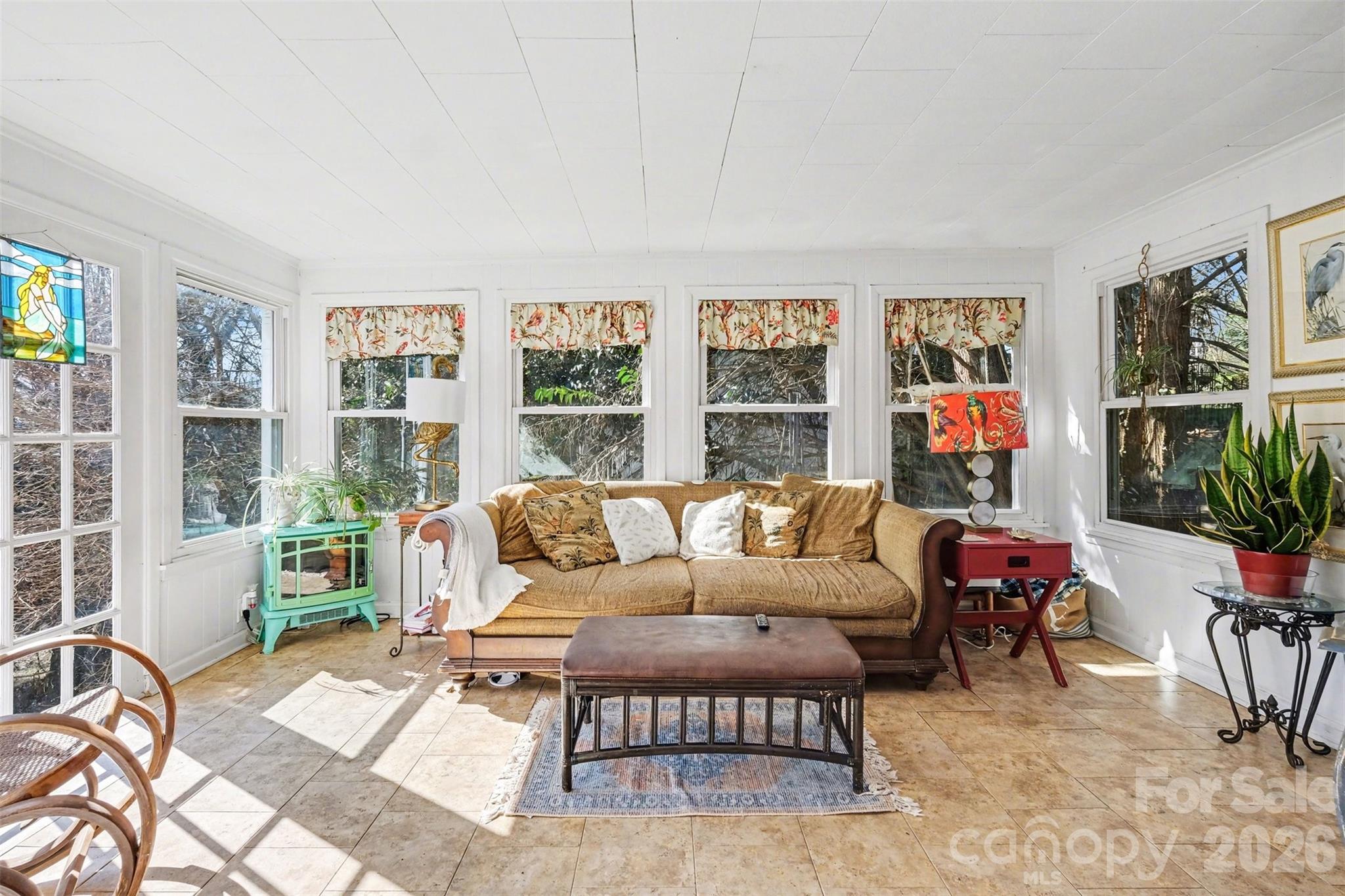 1210 Oakwood Avenue