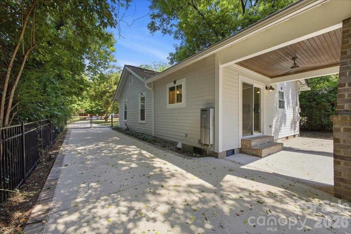 813 Walnut Avenue